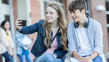 Why Teens Should Wait to Date
